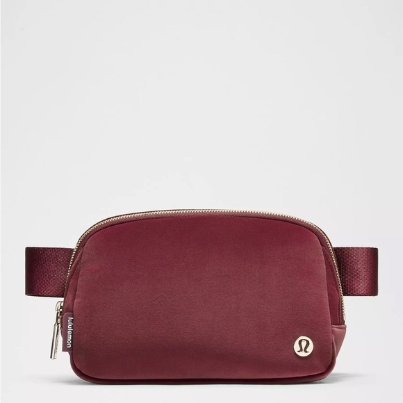 Everywhere Belt Bag Velour - Wine Berry Gold - Picture 1 of 3